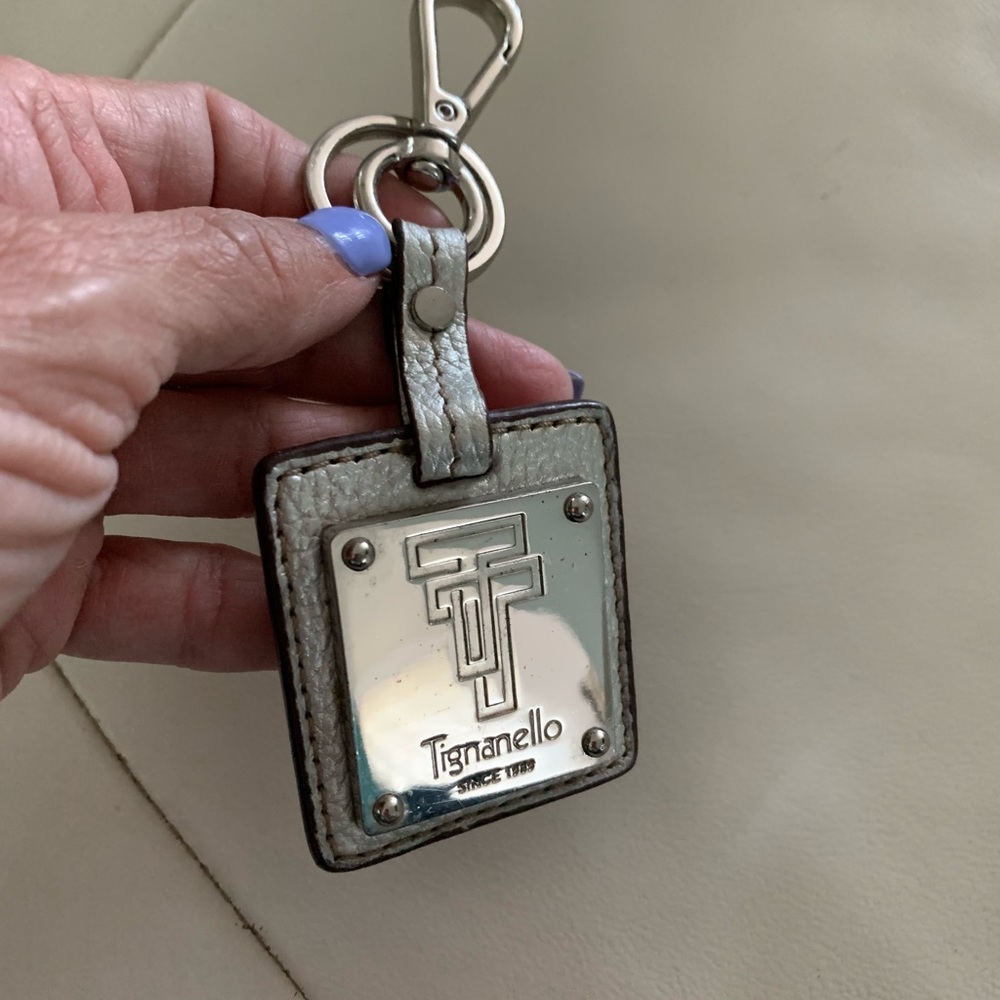 Tignanello leather key holder